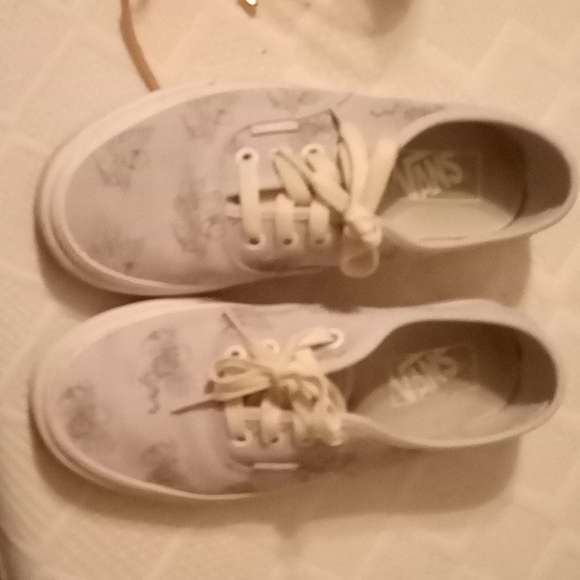 Vans - Picture 1 of 2